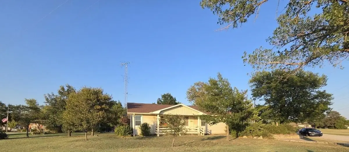 310 W Grant St, Mayfield, KS 67103 - #1
