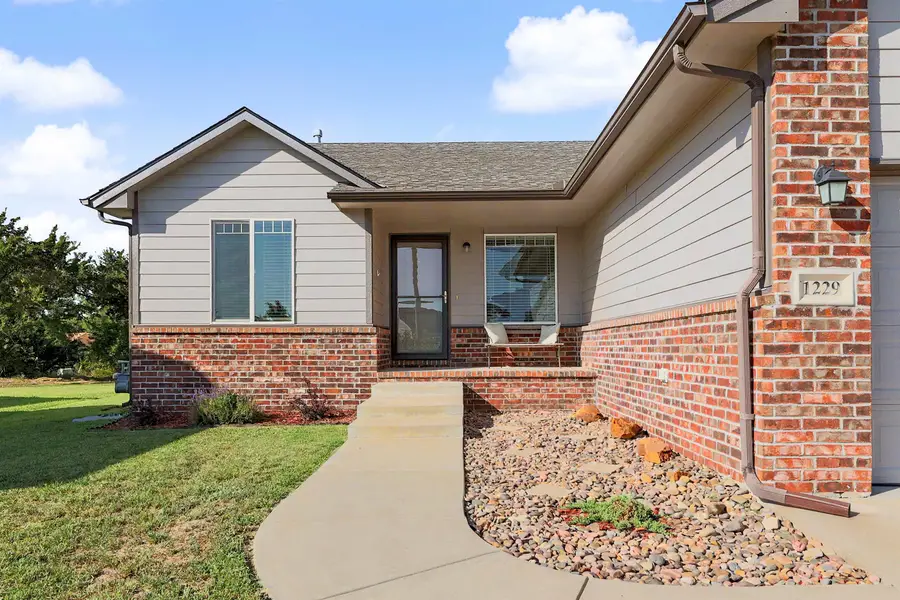 1229 S Ward, Haysville, KS 67060 - #2