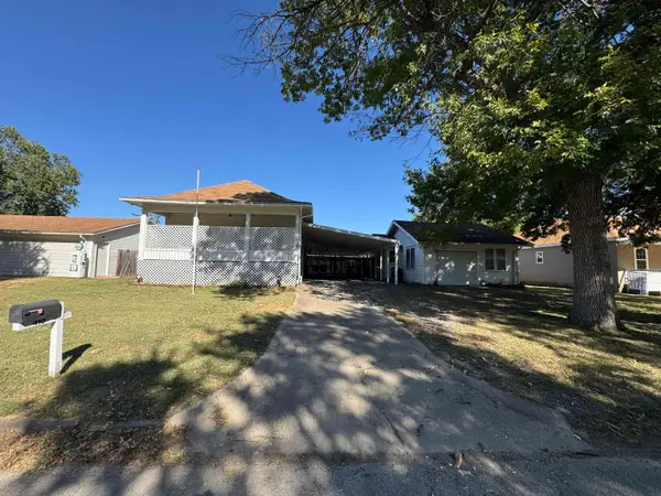 410 N Sycamore, Eureka, KS 67045