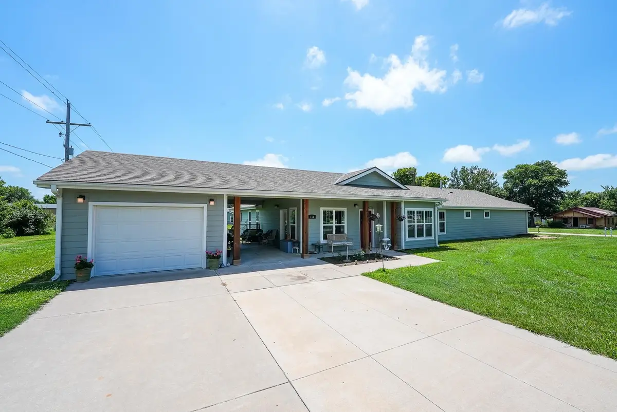 1122 N Main, Eureka, KS 67045 - #1