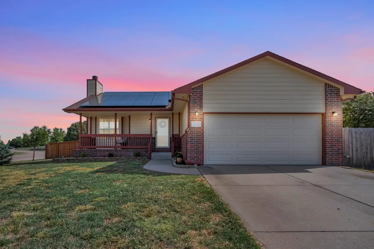 2306 Paddington Ct, Newton, KS 67114 - #1