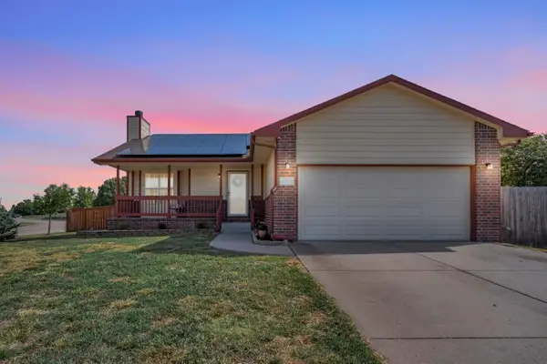 2306 Paddington Ct, Newton, KS 67114
