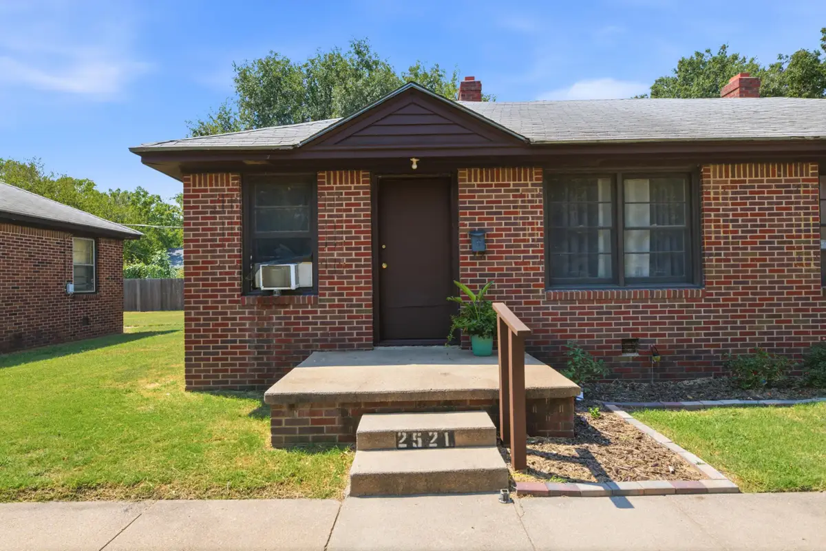 2525 S Ellis Ave, Wichita, KS 67216 - #1