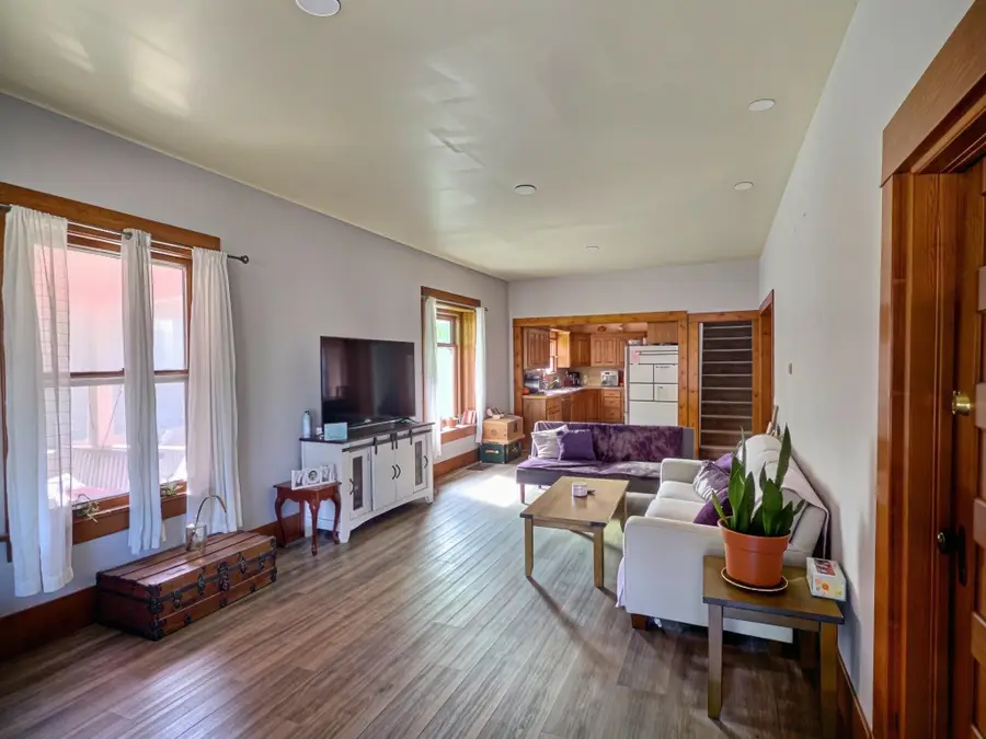 407 E 8th, Newton, KS 67114 - #2