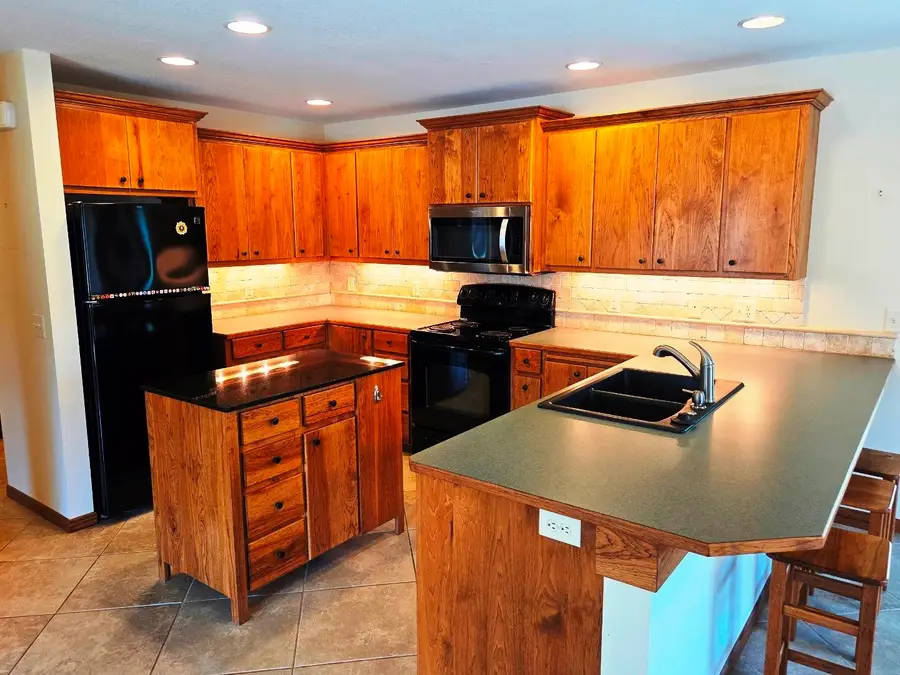 2908 Sumac St, North Newton, KS 67117 - #2