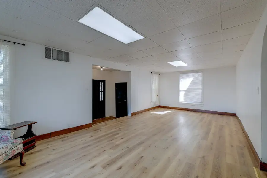 603 E 9th, Winfield, KS 67156 - #3