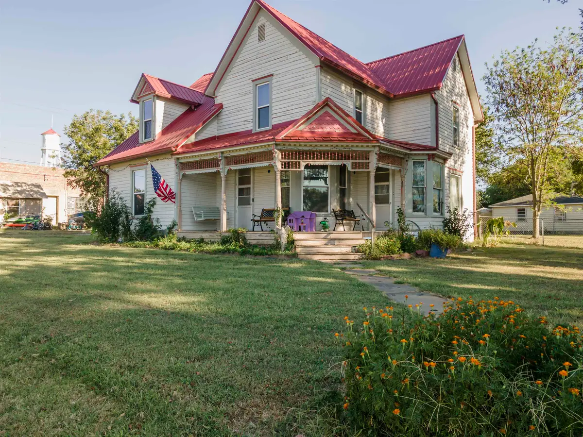 141 W Washington, Howard, KS 67349 - #1