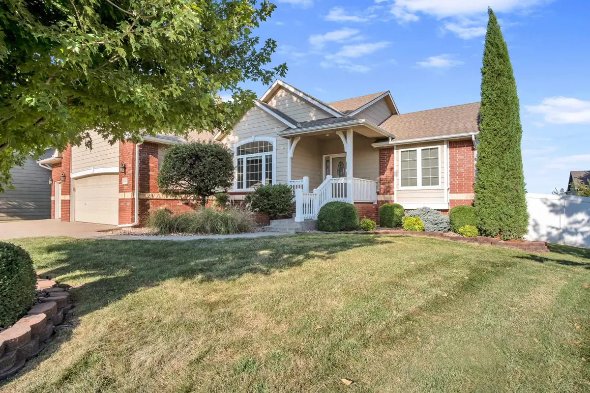 615 Autumn Glen Ct, Newton, KS 67114 - #1