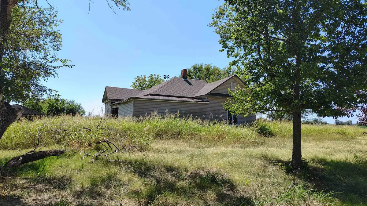 555 E 77th Ave North, Wellington, KS 67152 - #1