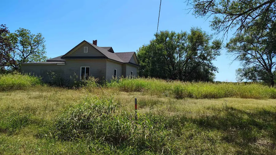 555 E 77th Ave North, Wellington, KS 67152 - #2