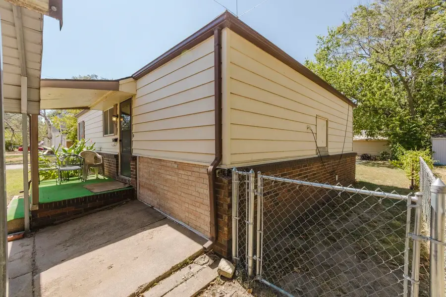 2057 S Santa Fe St., Wichita, KS 67211 - #3