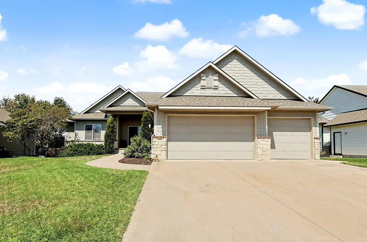 1002 E Woodstone Dr, Andover, KS 67002 - #1