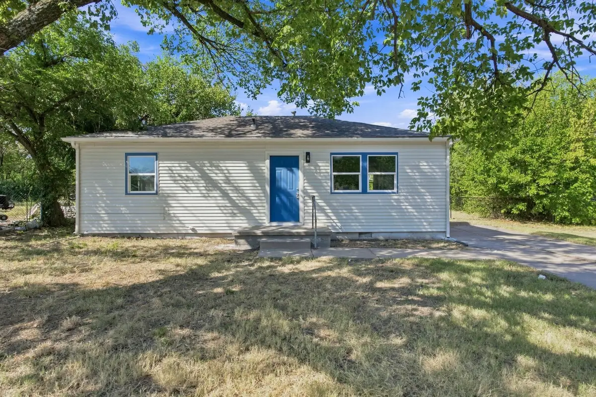 2525 N Lorraine Ave, Wichita, KS 67219 - #1