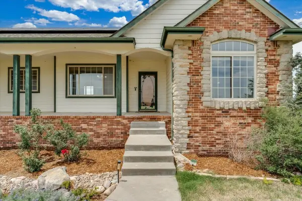 8015 S Butterfly Ct, Clearwater, KS 67026-8572