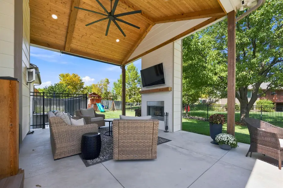 3326 N Wild Rose Ct, Wichita, KS 67205 - #2