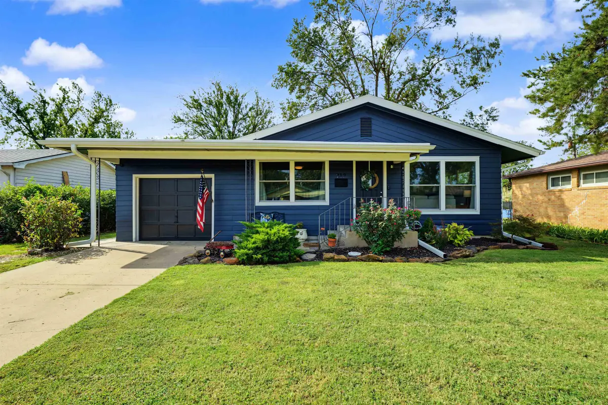 712 Ralph, Salina, KS 67401 - #1