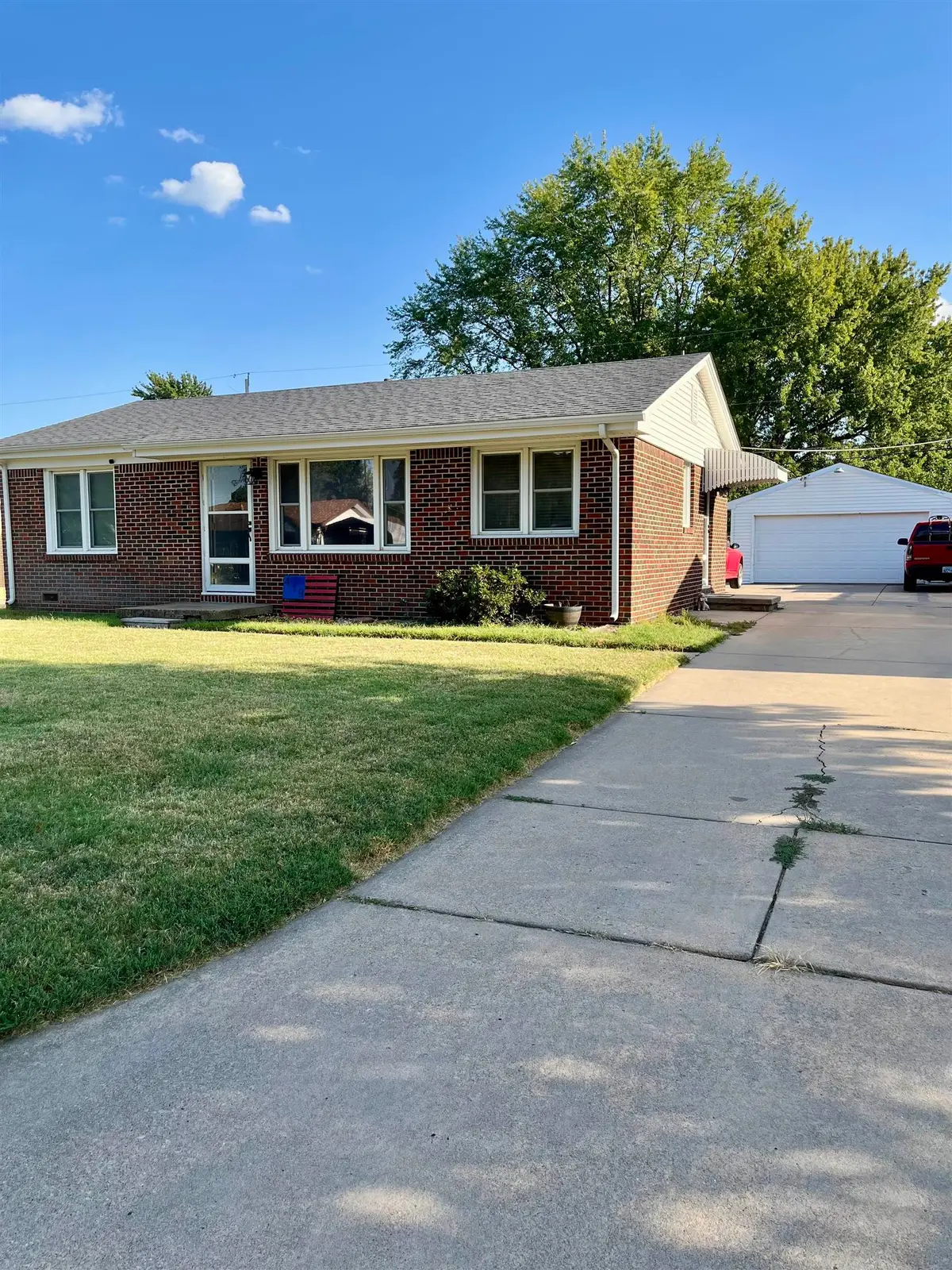 419 SW 5th, Haysville, KS 67060 - #1