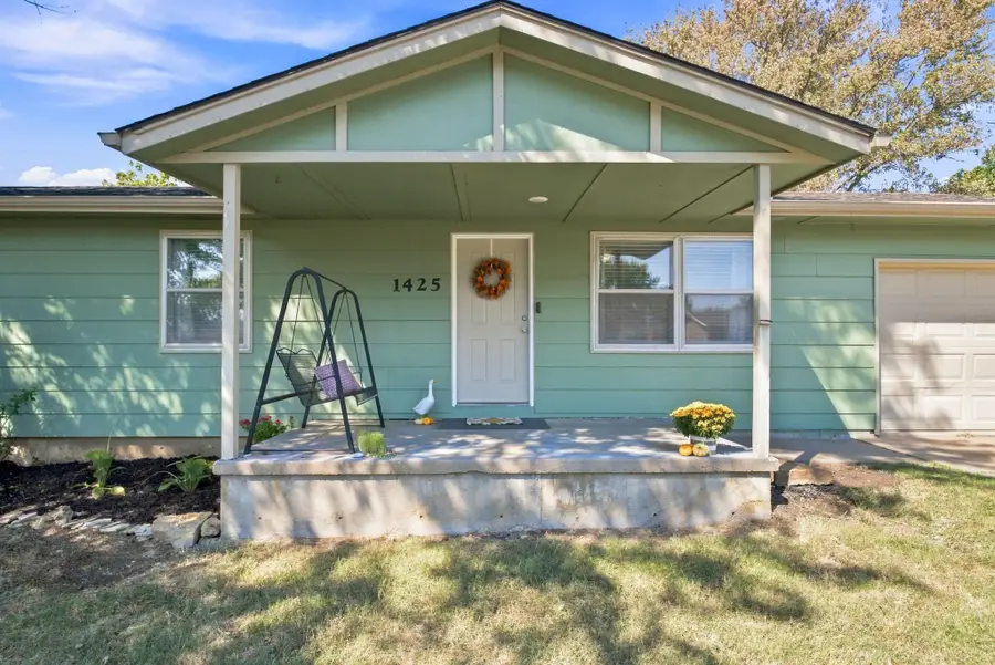 1425 Spencer St, Augusta, KS 67010 - #2