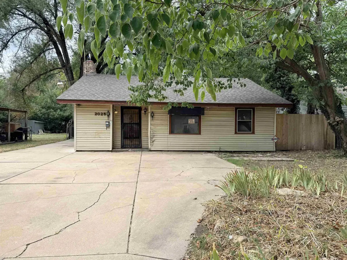 2025 S Spruce St, Wichita, KS 67211 - #1
