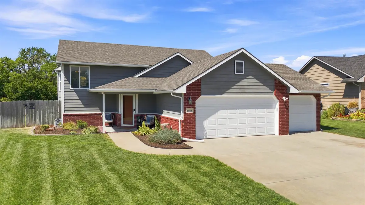 1041 N Meadow Rd, Valley Center, KS 67147 - #1
