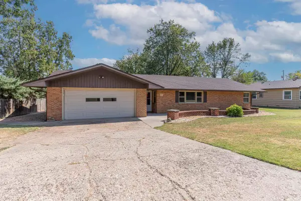 225 Highland Dr., Arkansas City, KS 67005