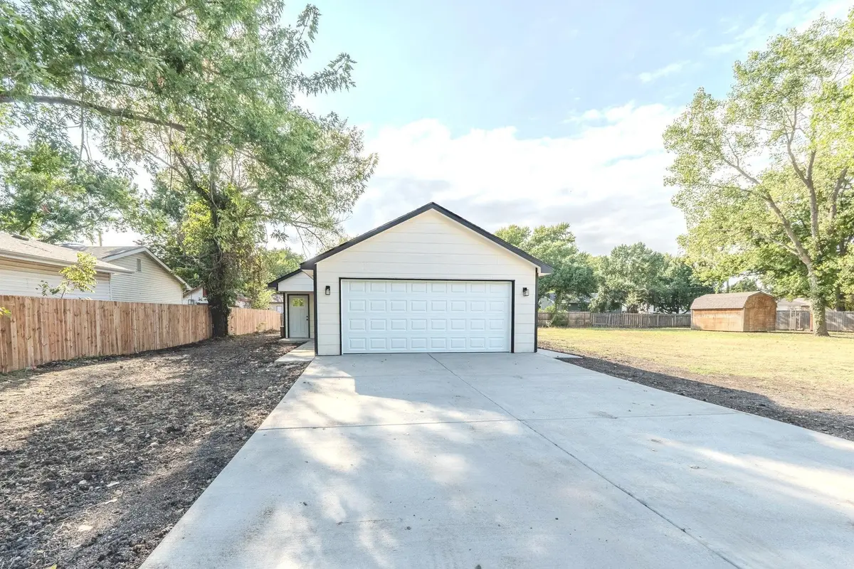 917 N Lulu St, Augusta, KS 67010 - #1