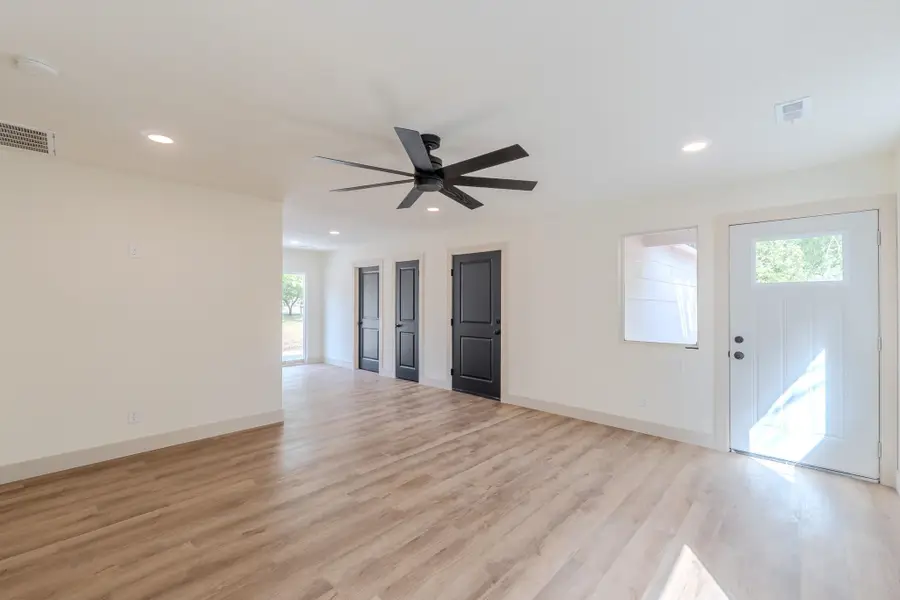 917 N Lulu St, Augusta, KS 67010 - #3