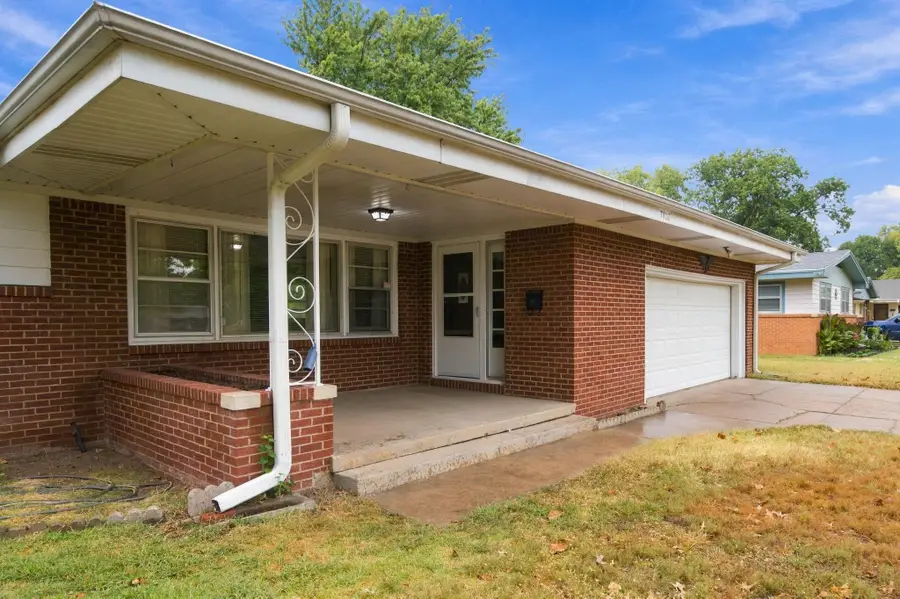 7826 W Quail Ln, Wichita, KS 67212 - #2