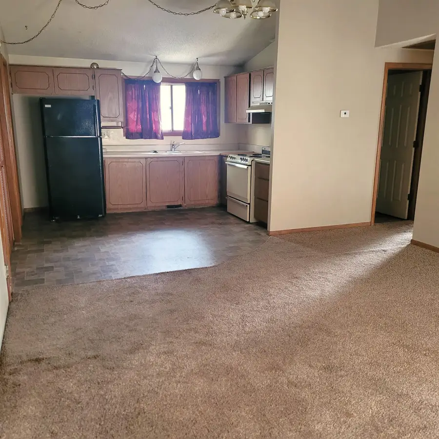 128 W Kirwin Ave, Salina, KS 67401 - #2