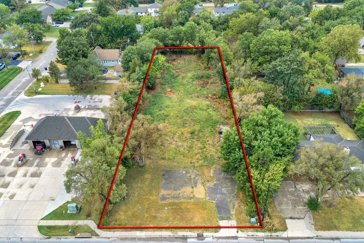 545 N Andover Rd, Andover, KS 67002 - #1
