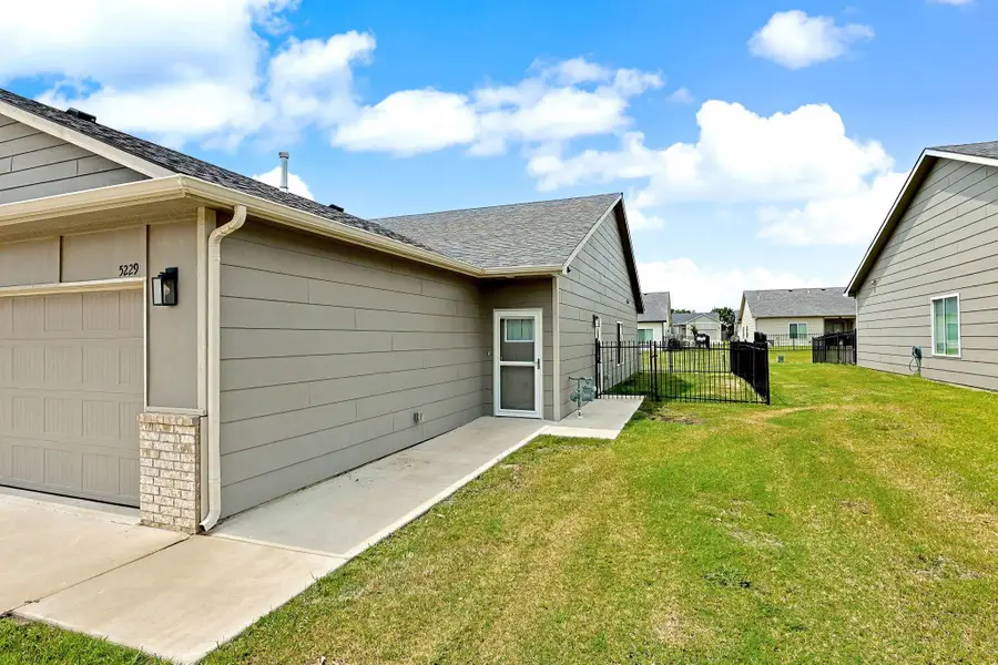 5229 N Cypress, Bel Aire, KS 67226 - #3