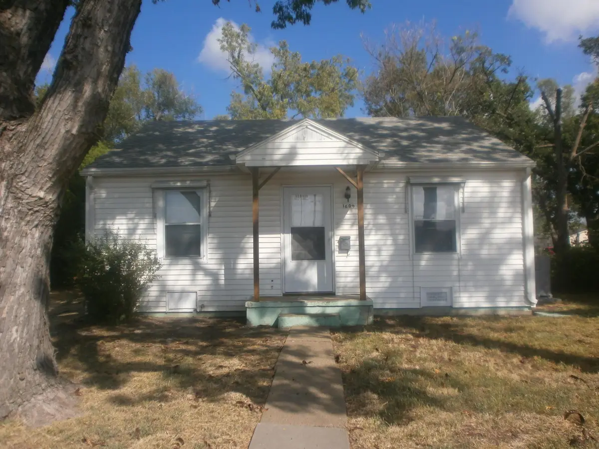 1609 Osborne, Salina, KS 67401 - #1
