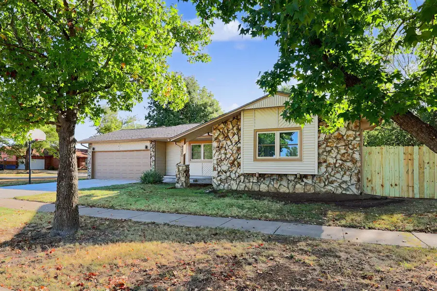 2420 N Edgemoor, Wichita, KS 67220 - #3