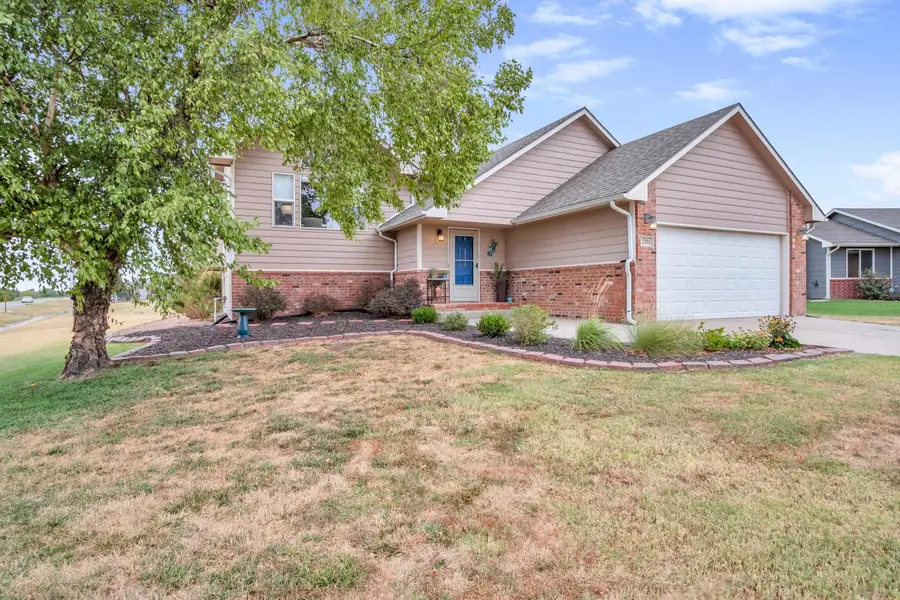 2321 Paddington Ave, Newton, KS 67114 - #2