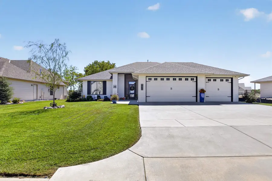 5945 E Forbes, Bel Aire, KS 67220 - #2