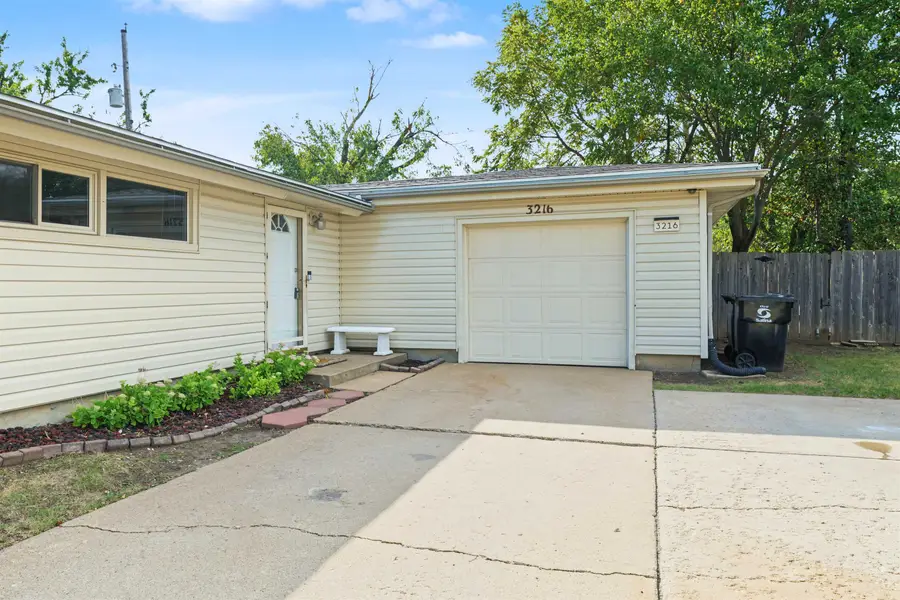 3216 Canterbury Dr, Salina, KS 67401 - #3