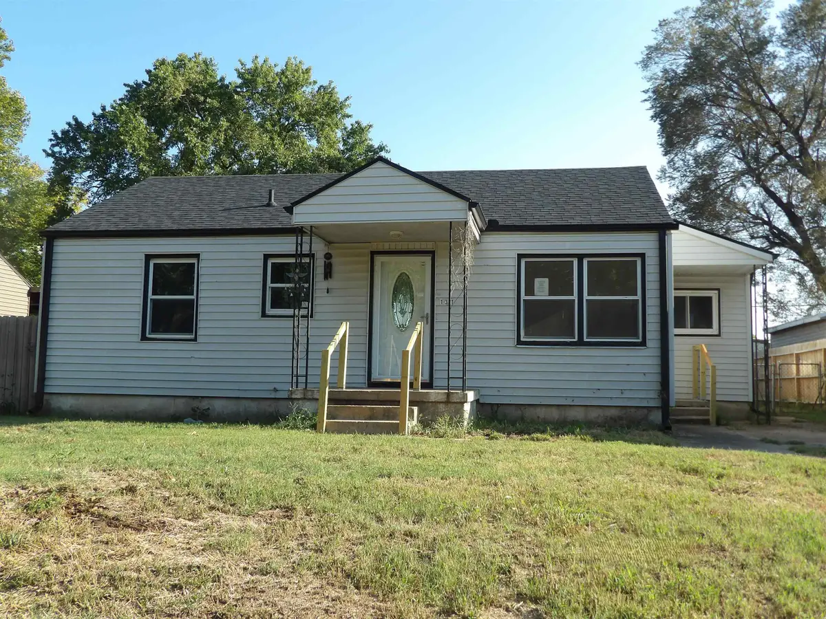 131 Stanley Dr, Arkansas City, KS 67005 - #1