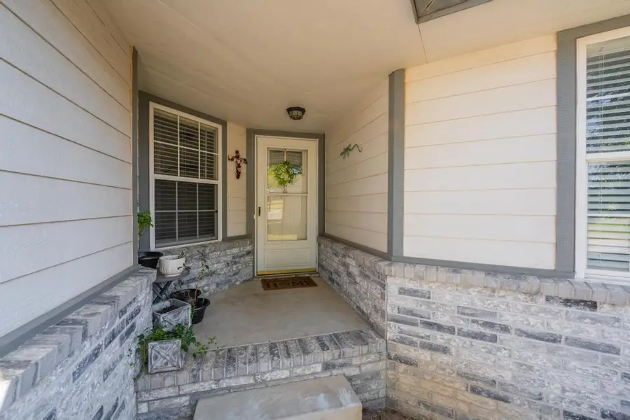 206 N Lamar, Haysville, KS 67060 - #2