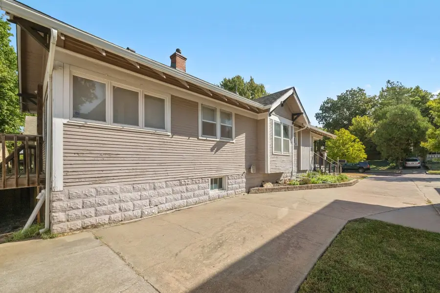 345 N Yale St, Wichita, KS 67208-3243 - #2