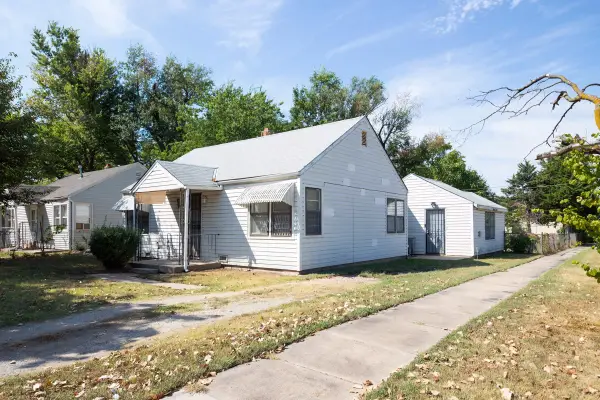 1557 N Chautauqua Ave, Wichita, KS 67214