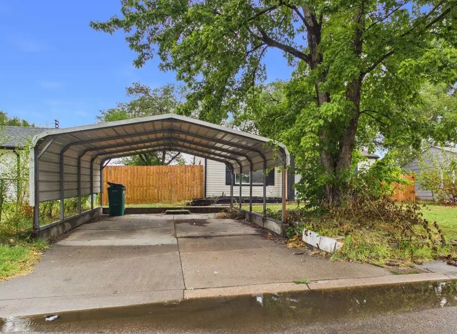 3016 E Locust St, Wichita, KS 67216 - #3