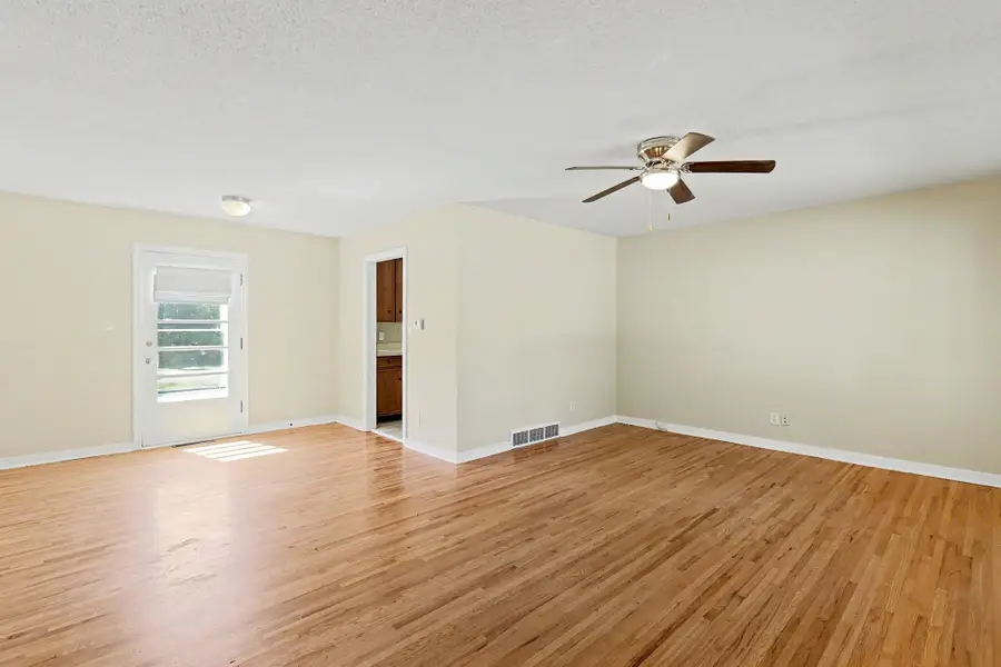 5819 E Oakwood Dr, Wichita, KS 67208 - #3