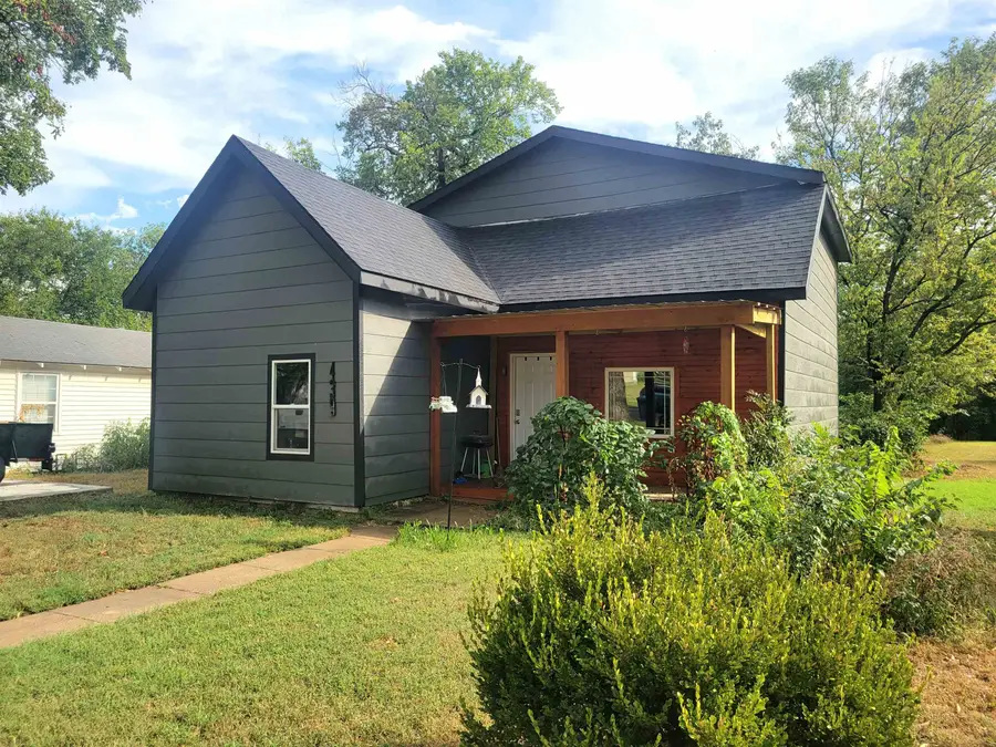 439 E Broadway, Augusta, KS 67010 - #2