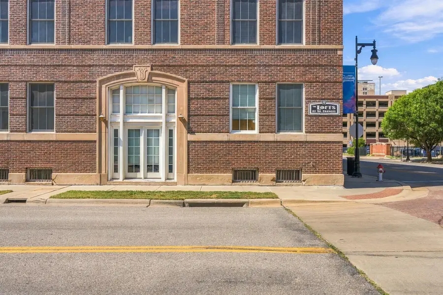 201 S Saint Francis Ave, Wichita, KS 67202 - #2