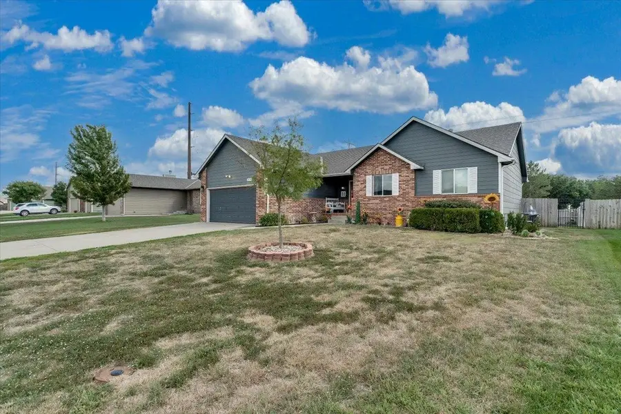1879 W Lakeview Ct, Haysville, KS 67060 - #3