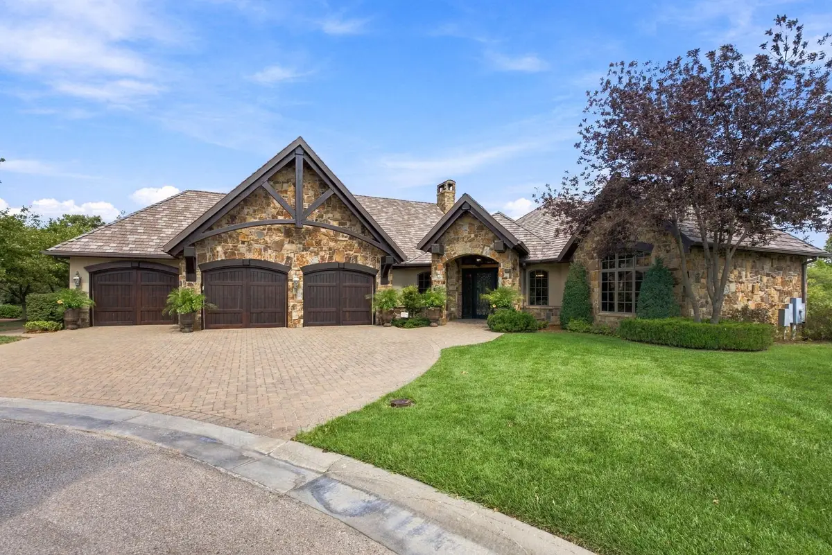 10802 E Glengate Cir, Wichita, KS 67206 - #1