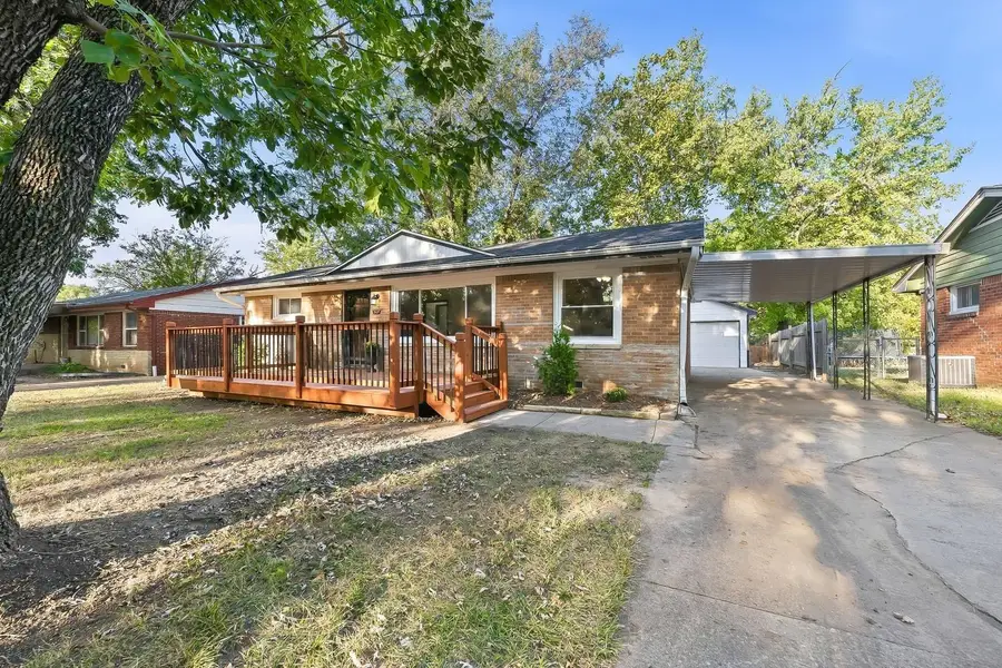 1127 N Westview Dr, Derby, KS 67037 - #2