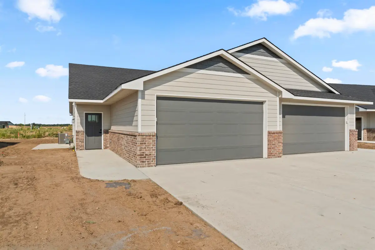 2787 S Cedar Crest, Wichita, KS 67215 - #1