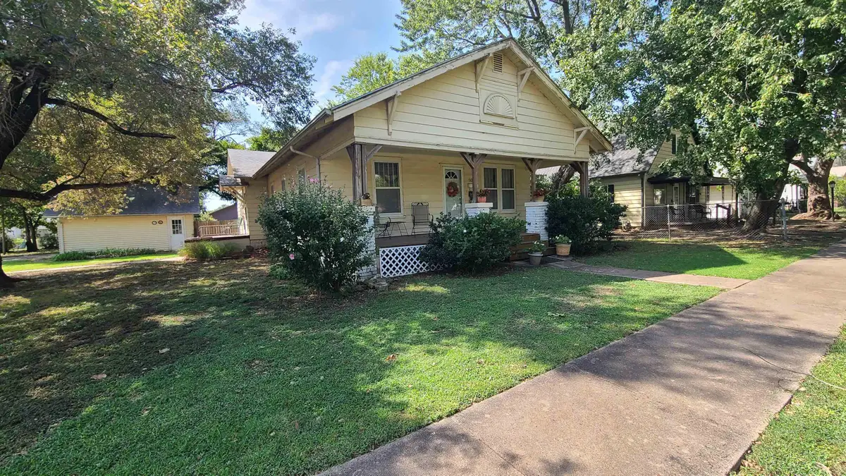 916 E Harvey, Wellington, KS 67152 - #1