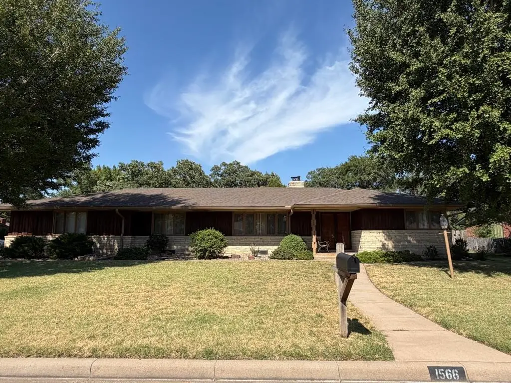 1566 N West Lynn, Wichita, KS 67212 - #1